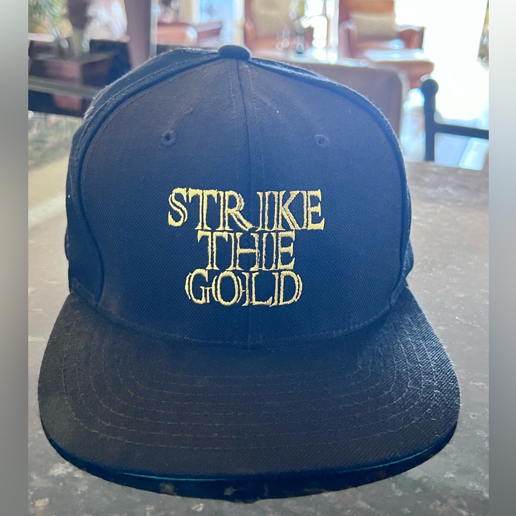Vintage Kentucky Derby Winner Strike The Gold Cap Horse Racing